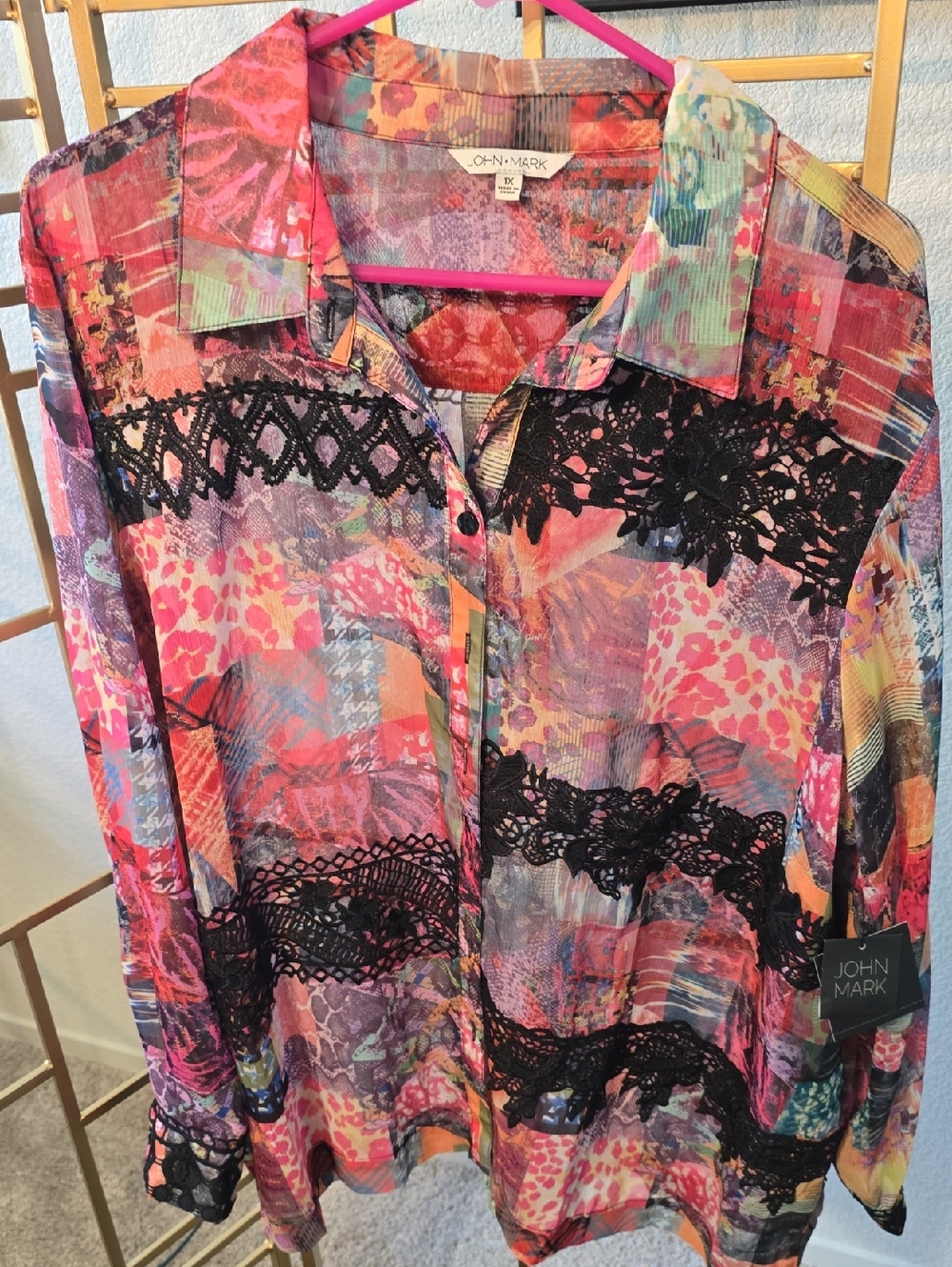 John Mark 1X Floral Print blouse w/ lace accents NWT